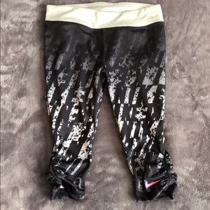 Girl’s size 6 Nike running Capris